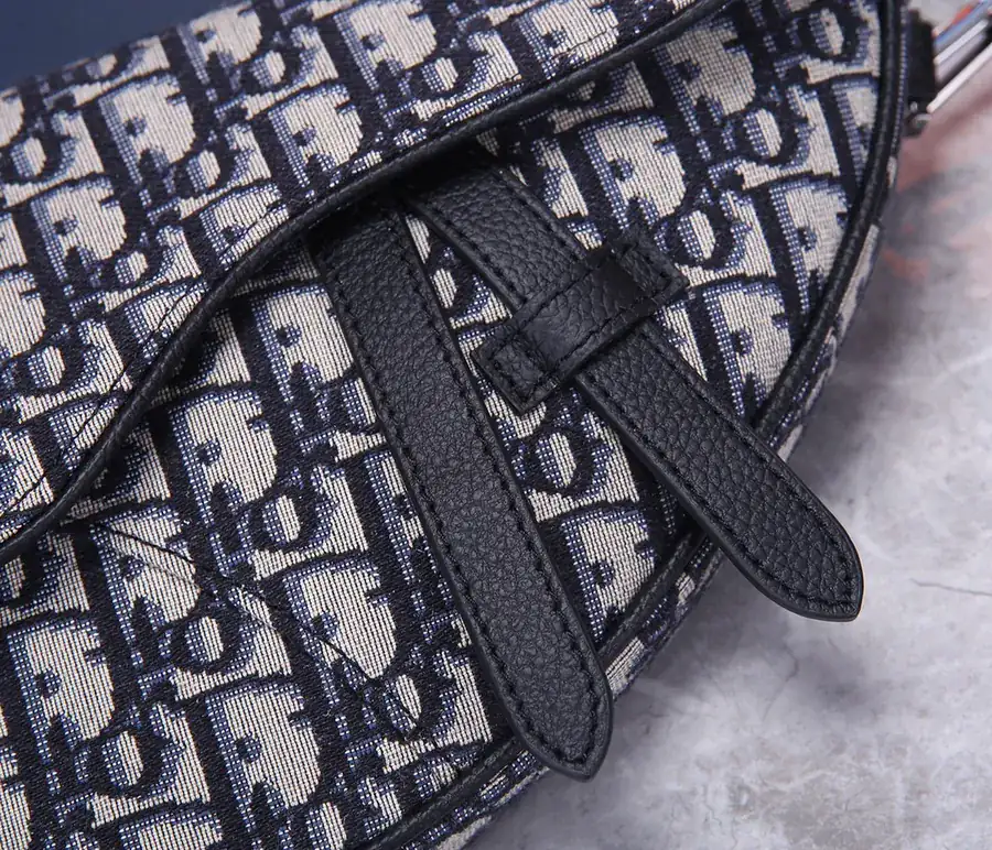 Top Original P370 Satchel Black Grained Calfskin