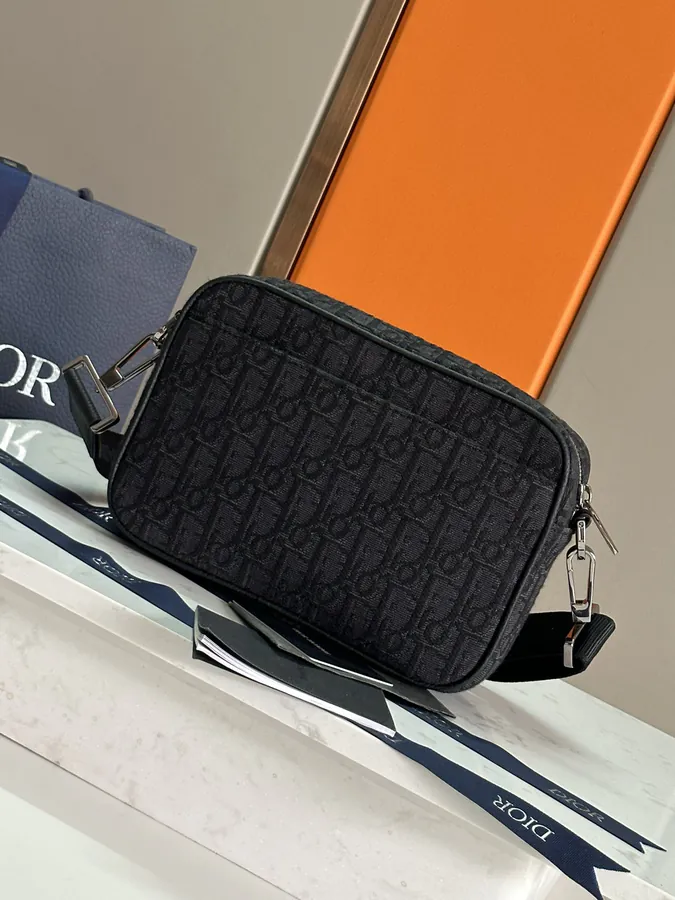 Safari Messenger Bag Practical and Compact, Daily Use