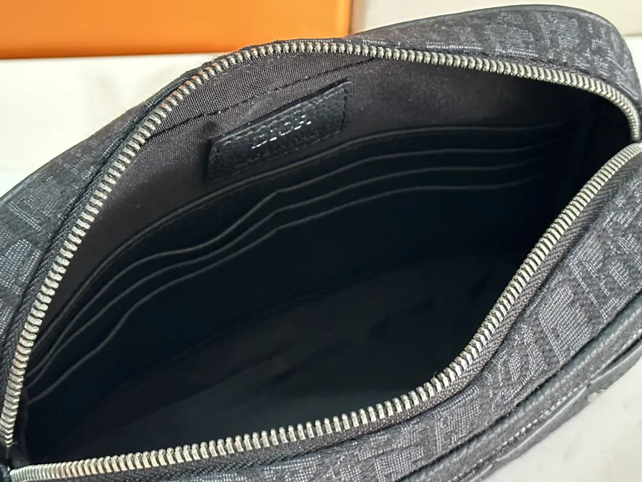 Safari Messenger Bag Practical and Compact, Daily Use