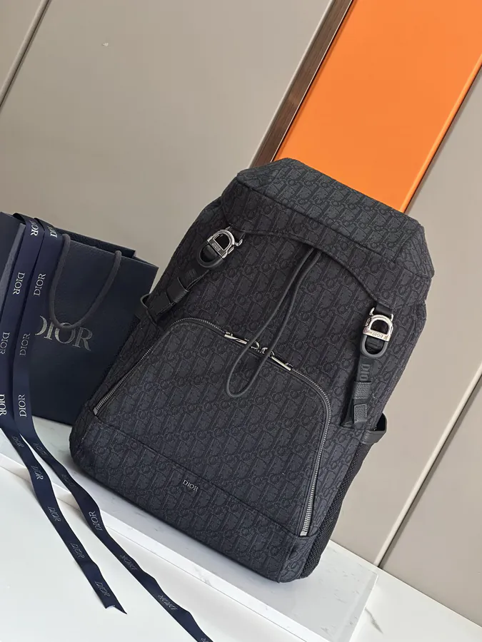 Dior 8 Bucket Bag 2024 Summer Collection