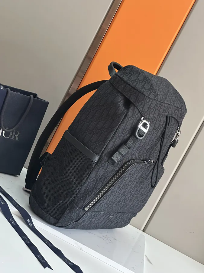 Dior 8 Bucket Bag 2024 Summer Collection