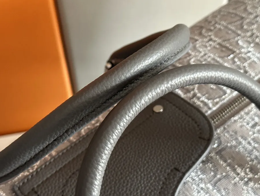 Dio Lingot 50 Handbag Season New, Elegant and Practical
