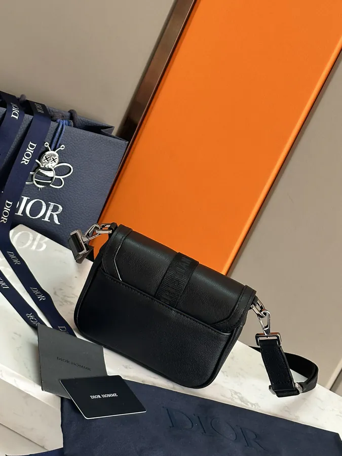 Safari Messenger Bag Grained Calfskin & Gray Diamond Canvas