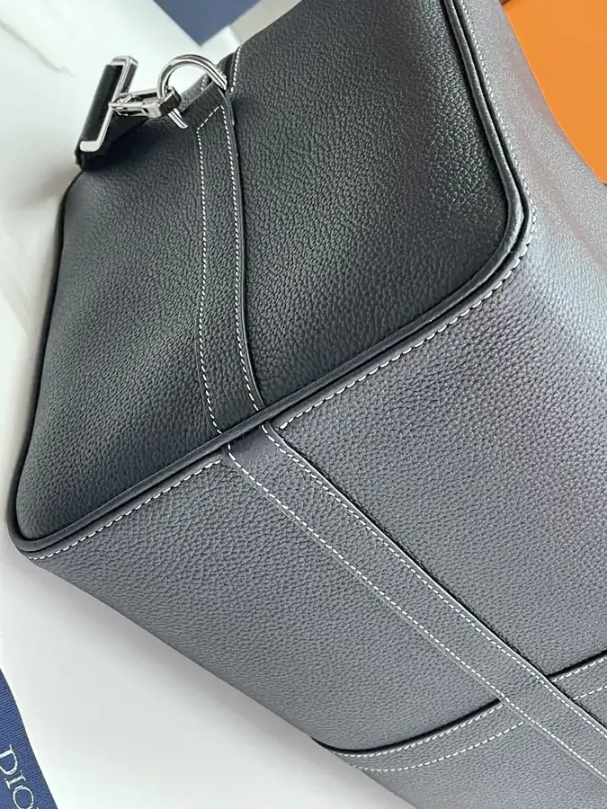 Dio Lingot 50 Handbag Season New, Elegant and Practical