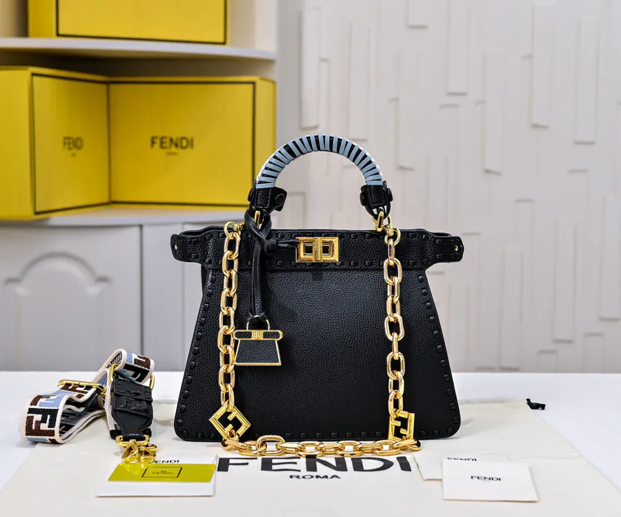 Upgraded Peekaboo Iseeu Compact Handbag