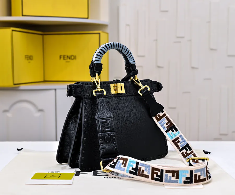 Upgraded Peekaboo Iseeu Compact Handbag