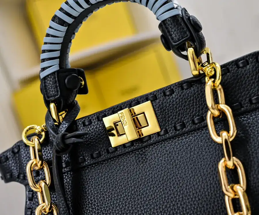 Upgraded Peekaboo Iseeu Compact Handbag