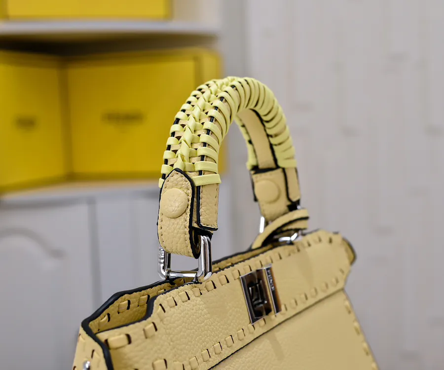 Upgraded Peekaboo Iseeu Compact Handbag
