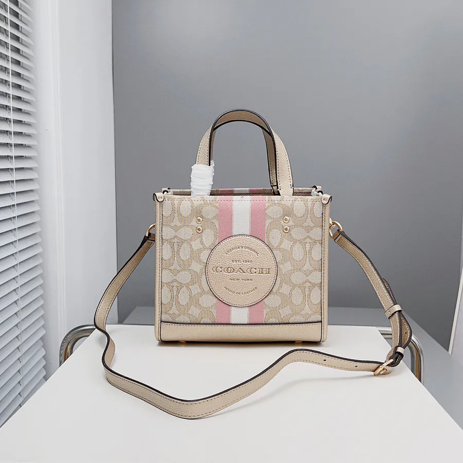 Dempsey Mini Canvas Field Tote 22 Christmas Limited Edition