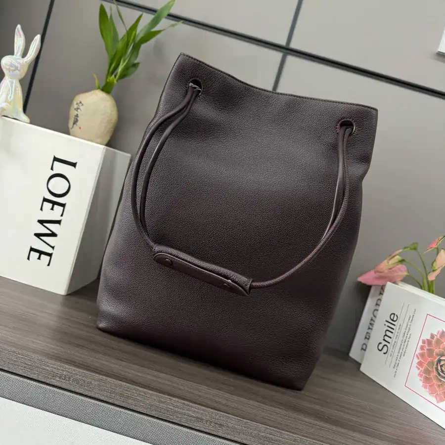 LOEWÉ Pebble Hobo Minimalist Vertical Tote
