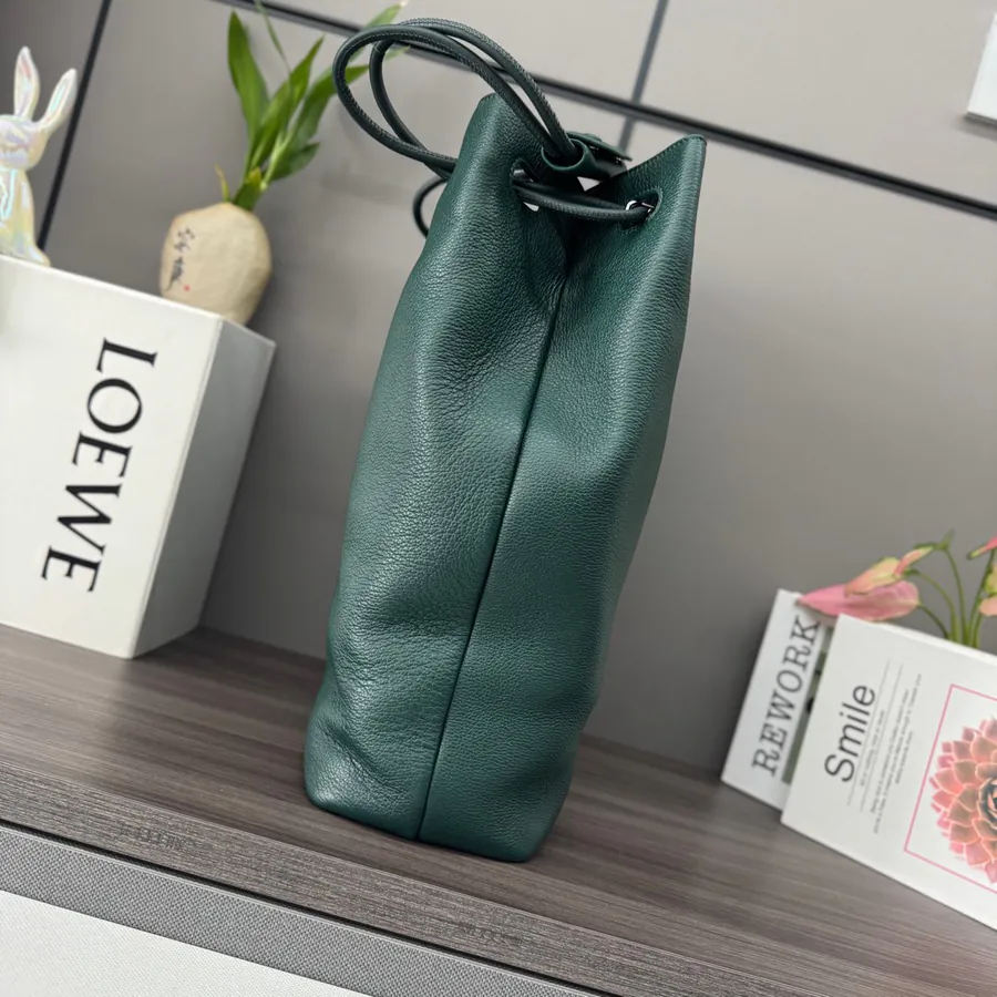 LOEWÉ Pebble Hobo Minimalist Vertical Tote