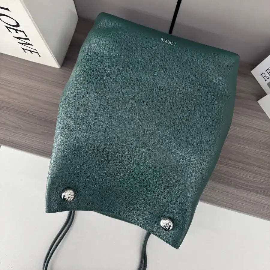 LOEWÉ Pebble Hobo Minimalist Vertical Tote