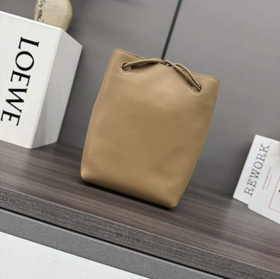 LOEWÉ Smooth Calfskin Pebble Tote