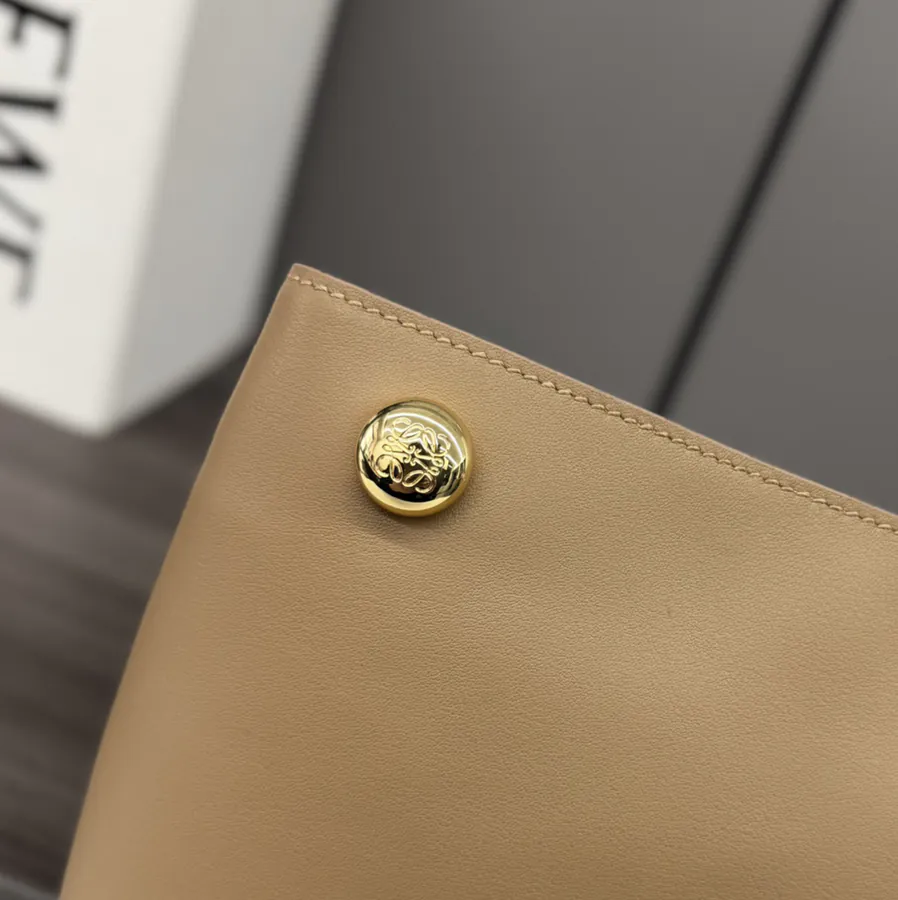 LOEWÉ Smooth Calfskin Pebble Tote