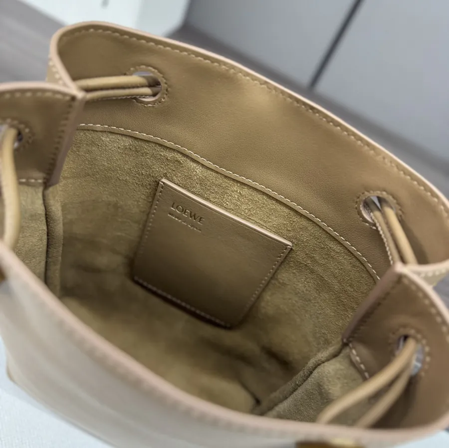 LOEWÉ Smooth Calfskin Pebble Tote