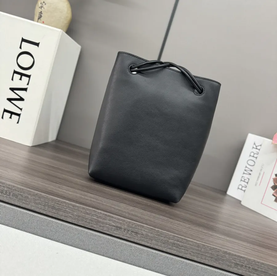 LOEWÉ Smooth Calfskin Pebble Tote