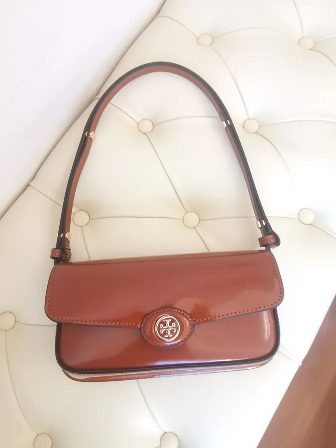 Tory Burch Robinson Bucket Bag Classic Vintage Style