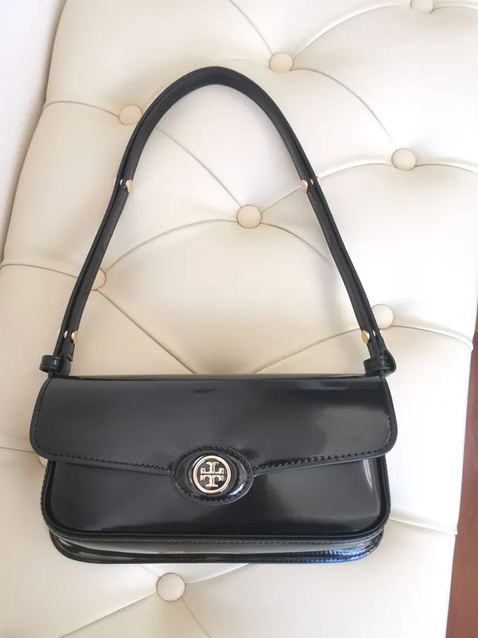 Tory Burch Robinson Bucket Bag Classic Retro Design