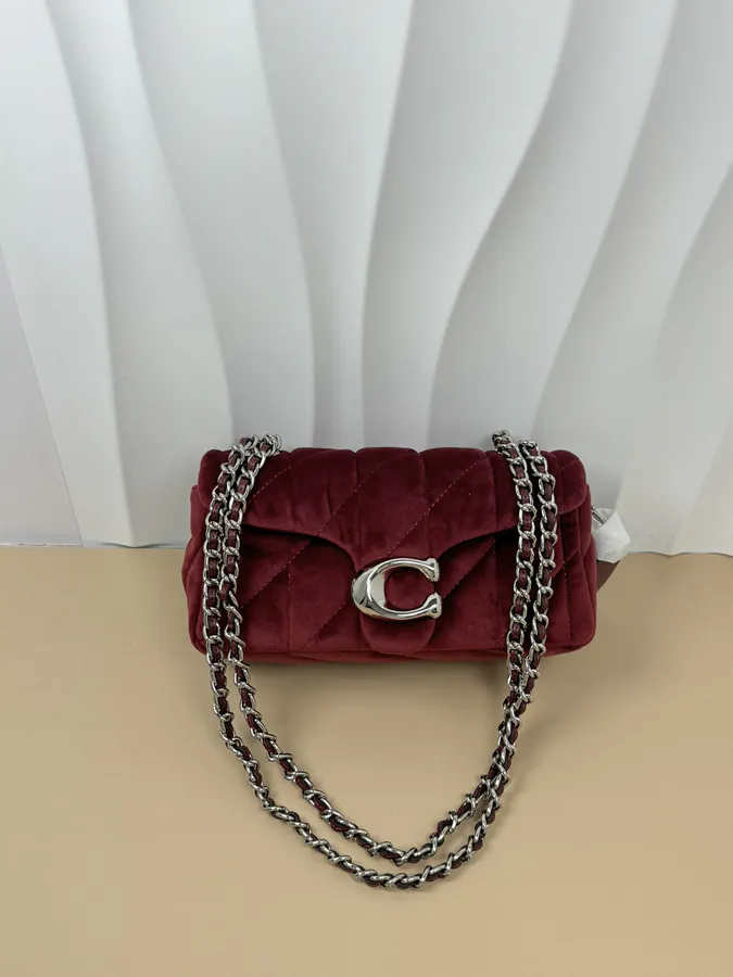 Coach蔻驰 November New Arrival Velvet Wine Red Tote