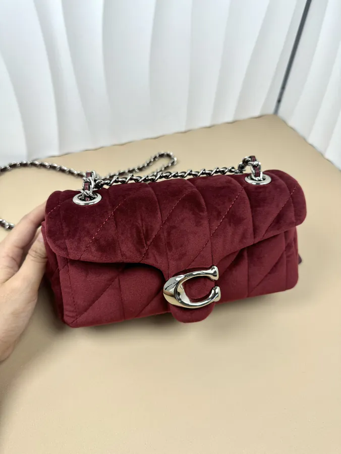 Coach蔻驰 November New Arrival Velvet Wine Red Tote