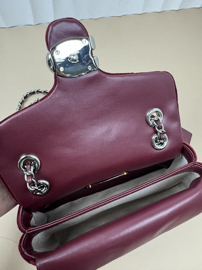 Coach蔻驰 November New Arrival Velvet Wine Red Tote