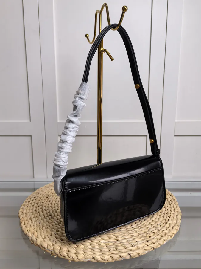TB ROBINSON Flip Top Shoulder Bag for Women