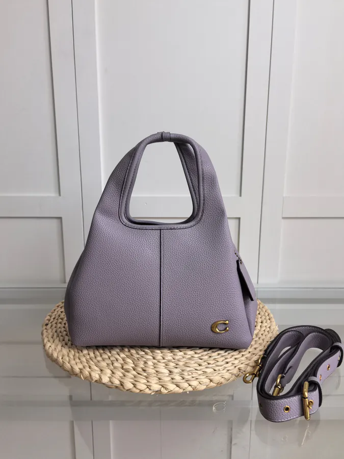 COA*H LANA 23 Shoulder Bag Simple and Casual Basket Style