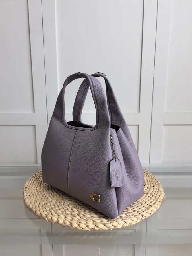 COA*H LANA 23 Shoulder Bag Simple and Casual Basket Style