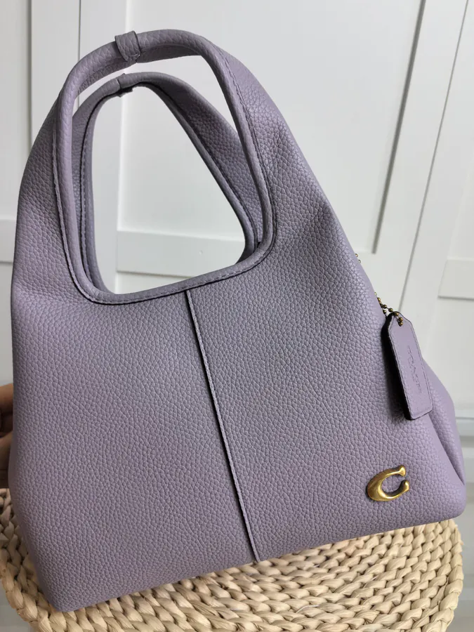 COA*H LANA 23 Shoulder Bag Simple and Casual Basket Style