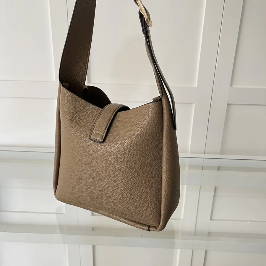 Coach Hadley Hobo Bag 10 Month New