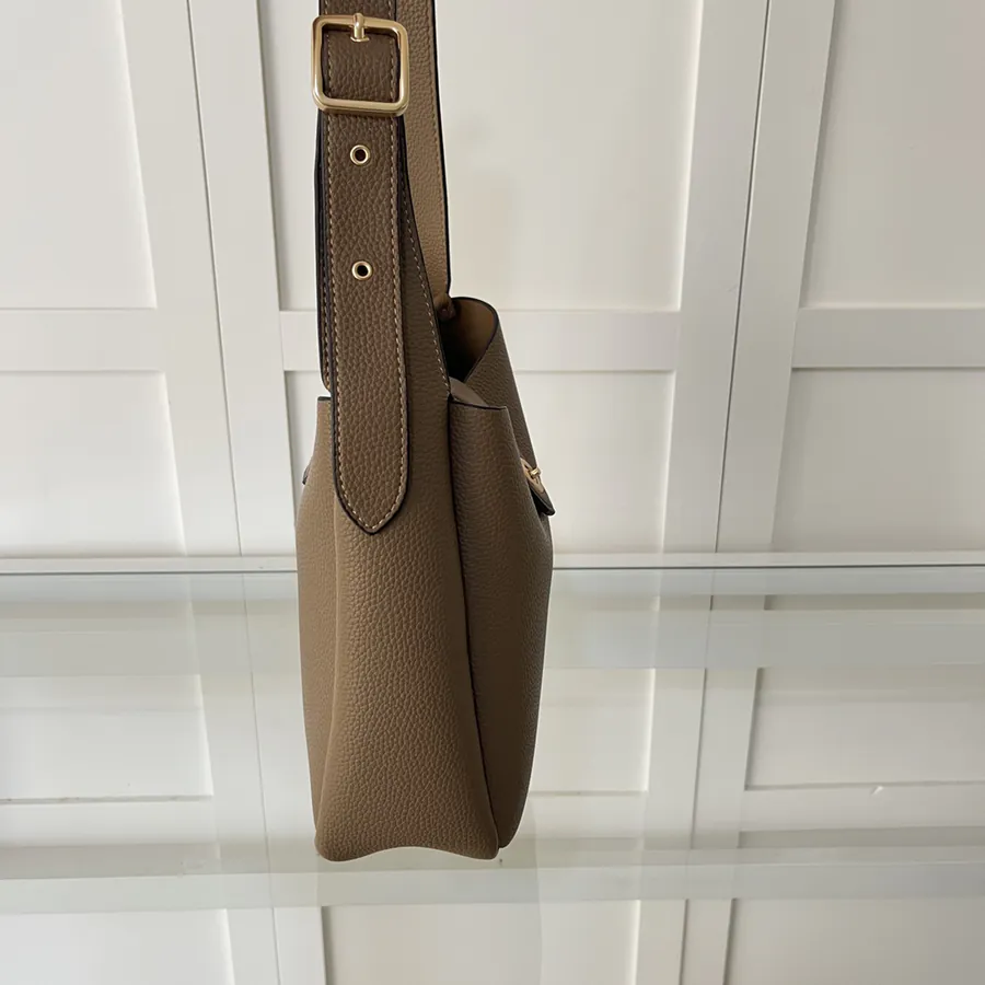 Coach Hadley Hobo Bag 10 Month New