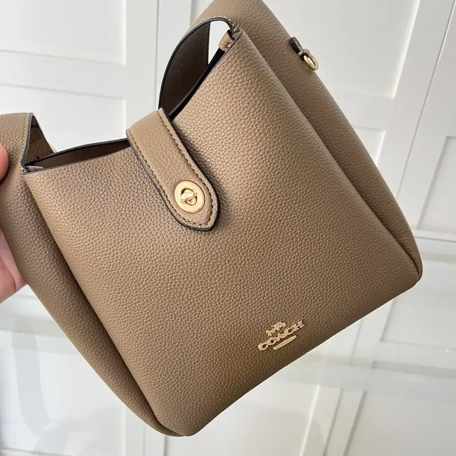 Coach Hadley Hobo Bag 10 Month New