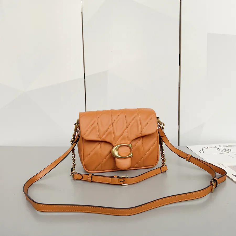 Coac Square Tabby 20 Retro Elegance, Leather Texture