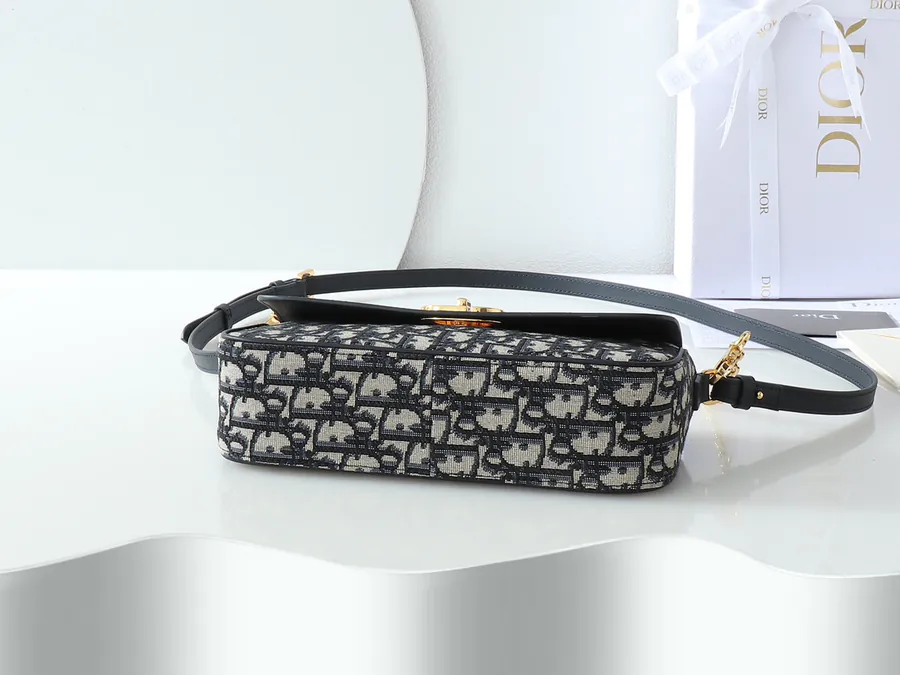 30 Montaigne Avenue East West Mini Chain Crossbody Bag