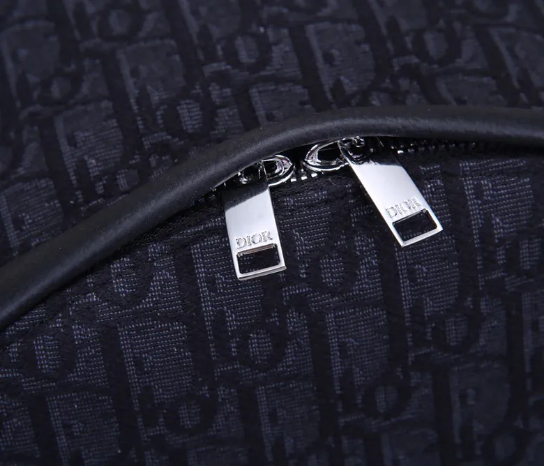 DIO.R Oblique 2021 Small Shoulder Bag