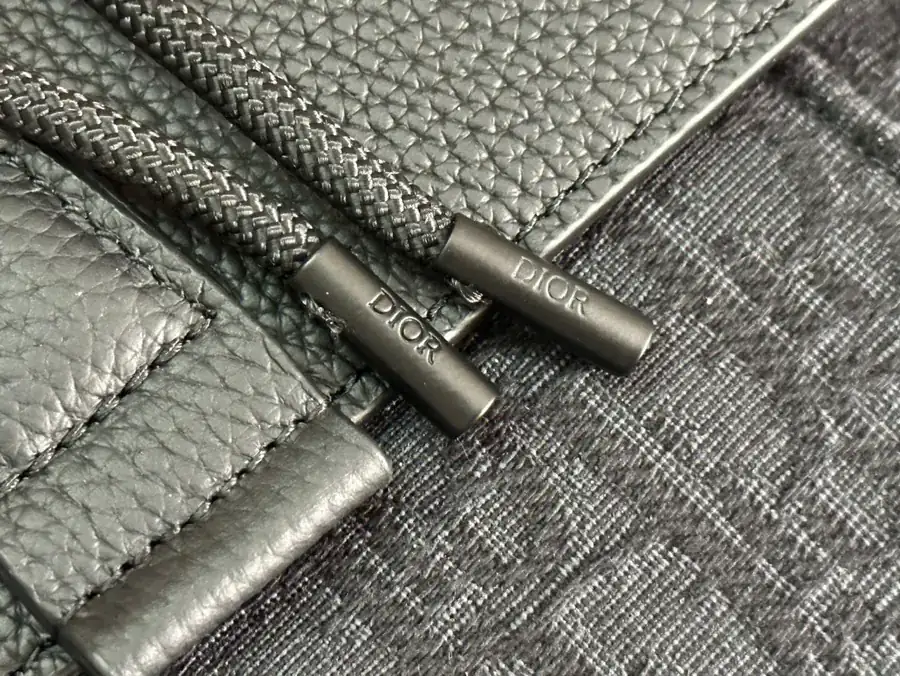 Motion Shoulder Bag Elegant and Sophisticated