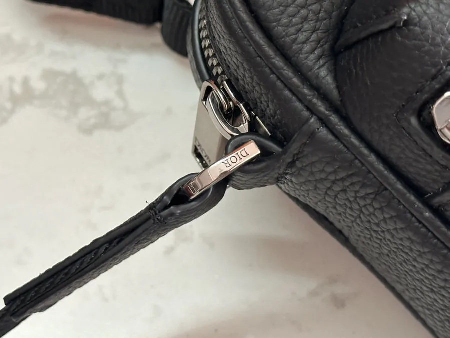 Rider 2.0 Zip Messenger Bag Mini Size
