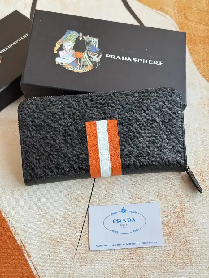 Classic Single Zip Wallet in Blue Italian Grained Calfskin