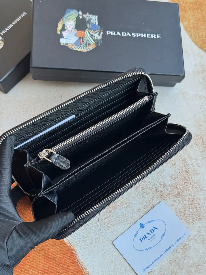 Classic Single Zip Wallet in Blue Italian Grained Calfskin