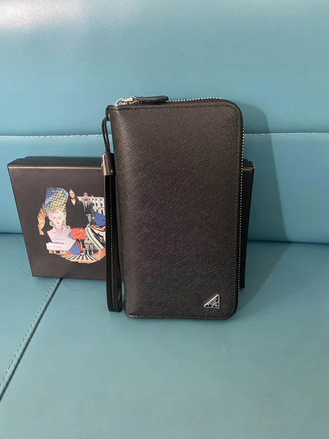 Classic Large Zip Wallet in Grained Calfskin
