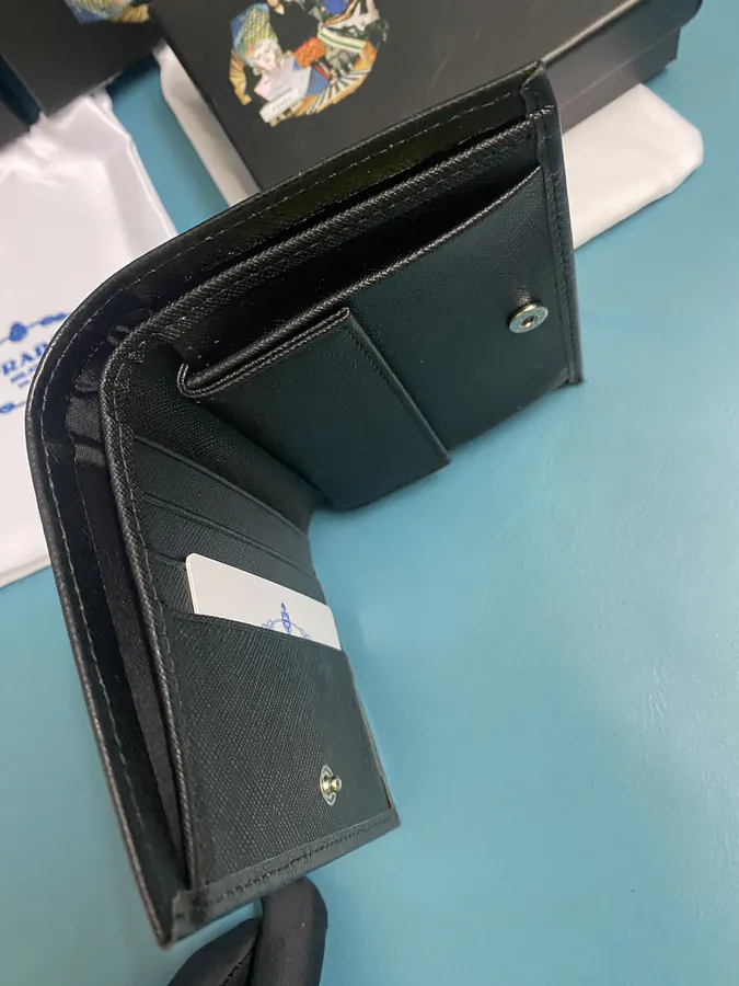 P House Ladies Crossbody Bag with Big Letter Design