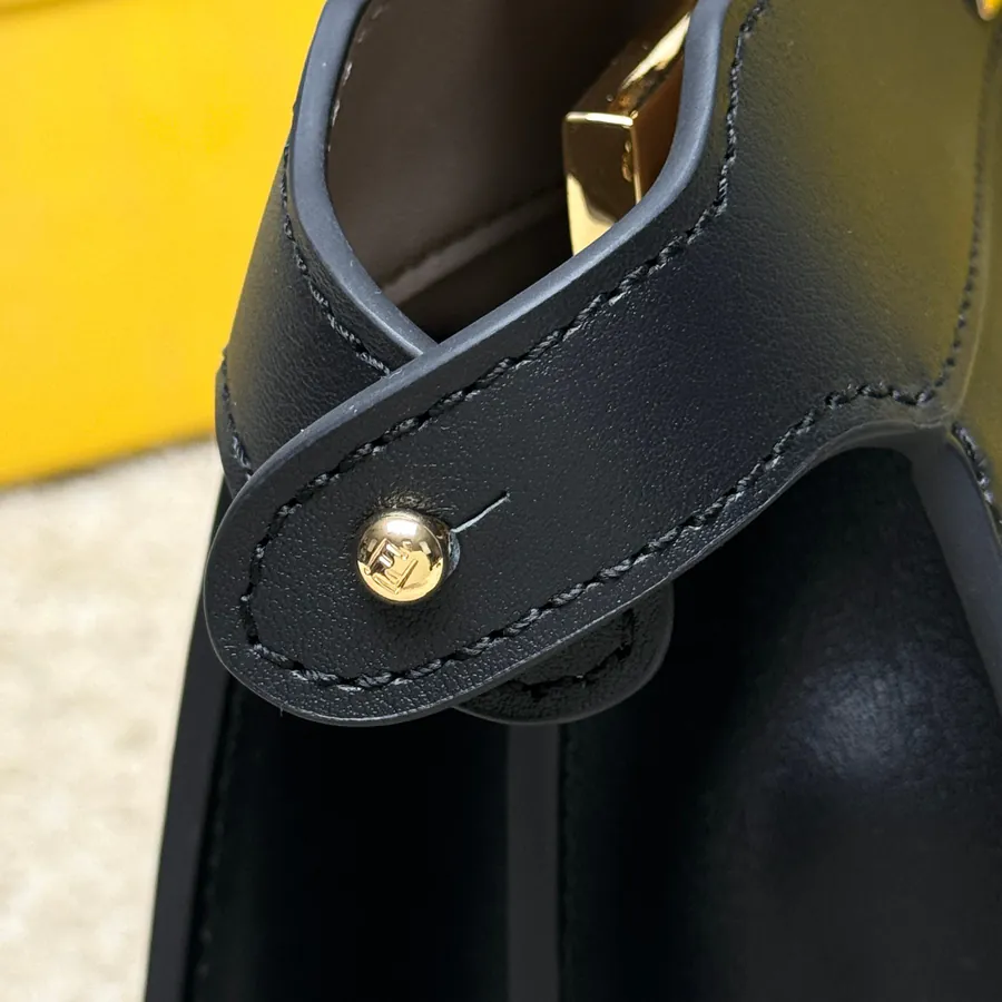 Peekaboo I See U Bucket Bag