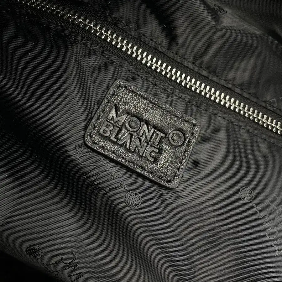 Mondaine Double Shoulder Bag Grained Calfskin
