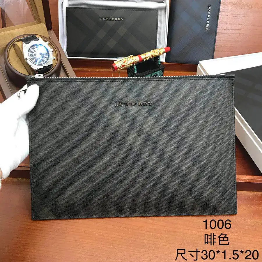 BURBERRY Bucket Bag with Premium Material and Classic Design