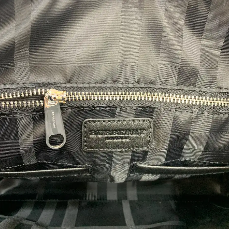 BURBERRY Classic Navy Blue Tote