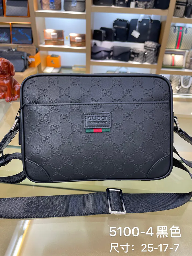 Gucci Bucket Bag in Premium Leather