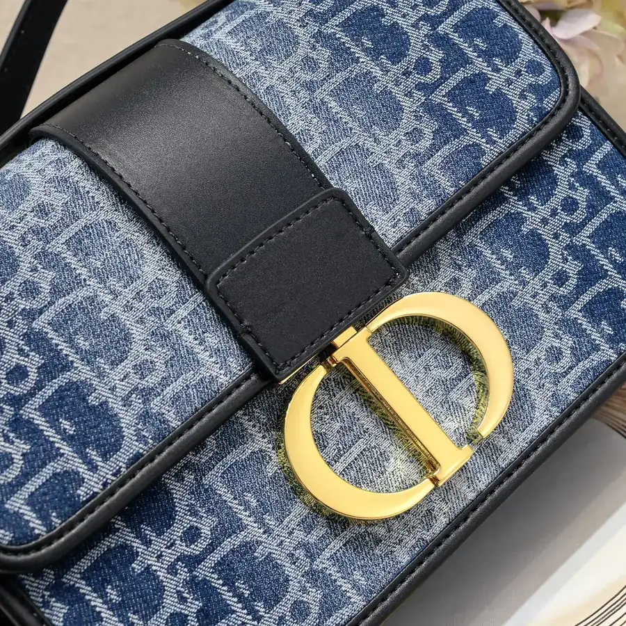Dior 30 Montaigne Bucket Bag