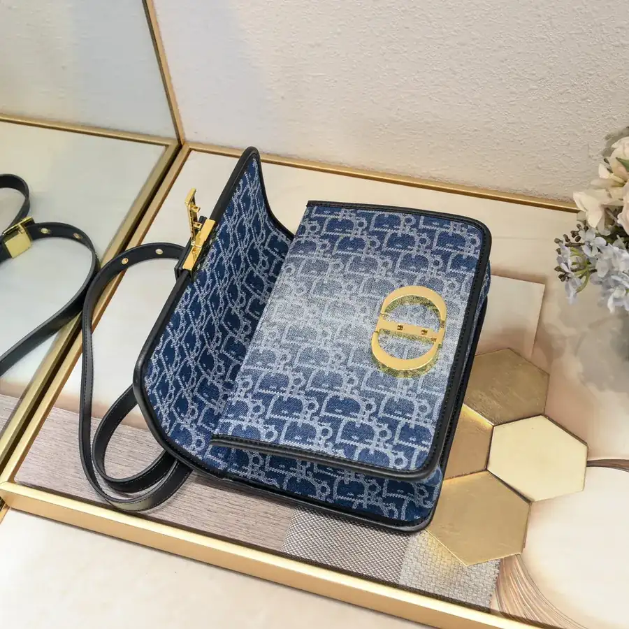 Dior 30 Montaigne Bucket Bag