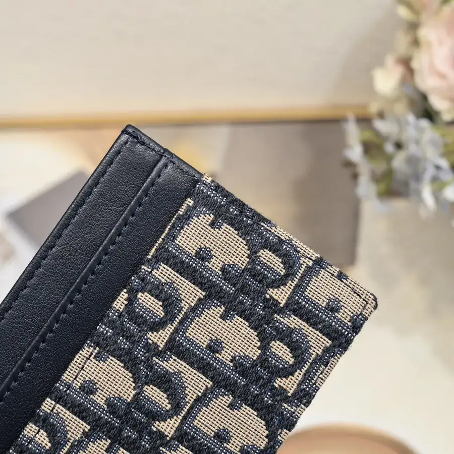 30 Montaigne Freesia Card Case with Blue Oblique Print