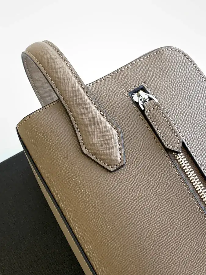 Mondaine Bucket Bag in Khaki